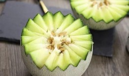 熊猫吃蜜瓜视频