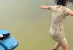 抖音纹身女吃瓜,揭秘网络热点的背后真相