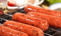 瓜哥吃烤肠机,美味瞬间，尽享街头小吃风情