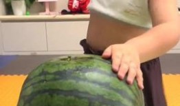 给婴儿吃瓜