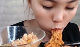 吃火鸡面的瓜,揭秘吃火鸡面的瓜与美食背后的故事