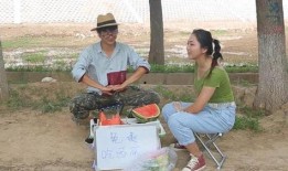 吃瓜骗子摆摊,警惕市民防范！