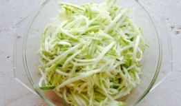 角瓜拌着吃做法,角瓜拌菜，简单美味家常做法