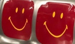 哈哈吃瓜文案短句,哈哈吃瓜文案短句集锦