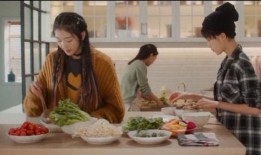 三姐妹吃瓜,欢乐时光里的甜蜜回忆