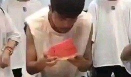 校园吃瓜免费看,免费吃瓜，尽享校园精彩瞬间