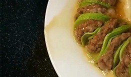 吃瓜小蚯蚓,揭秘地下世界的趣味生活