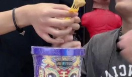 小杨哥搞笑吃瓜,笑料连连，带你领略欢乐无限