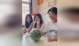 三姐妹吃瓜,欢乐时光里的甜蜜回忆