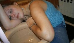 吃瓜醉酒女,一场意外的欢乐盛宴