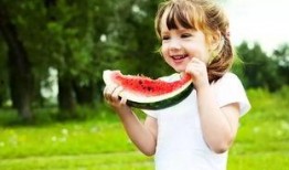 吃瓜同学和妈妈,吃瓜同学与妈妈的温馨日常